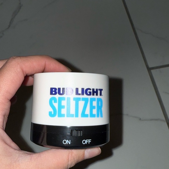 budlight seltzer mini portable speaker - Picture 4 of 4
